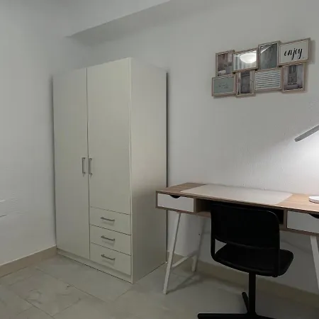 Practico Y Comodo Apartamento. Malaga