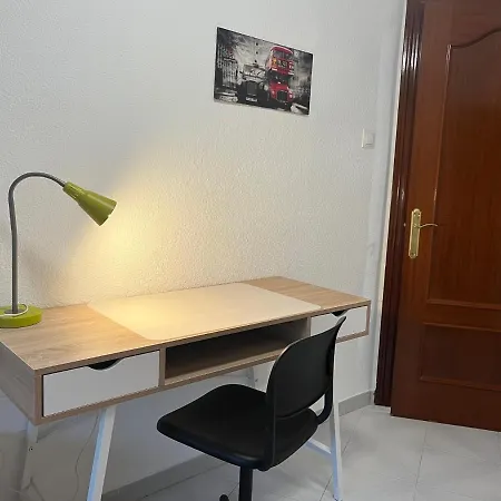Practico Y Comodo Apartamento. Malaga